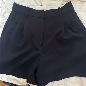 Black aritzia effortless short